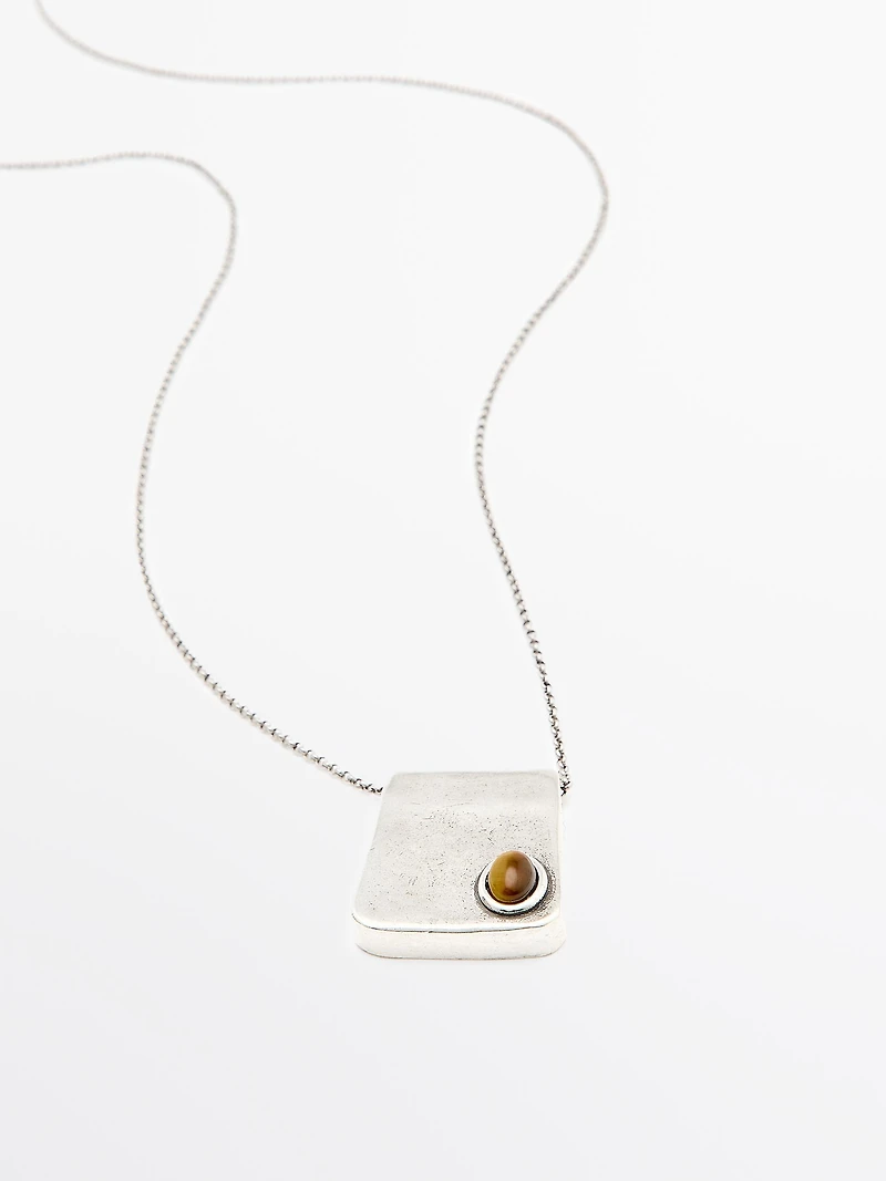 Pendentif carré avec pierre