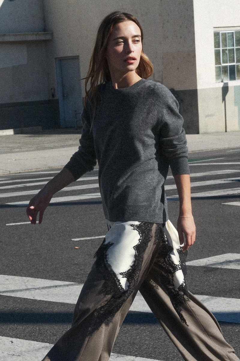 EXTRA SOFT LONG SLEEVE 100% WOOL SWEATER