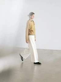 Wide-leg voluminous trousers