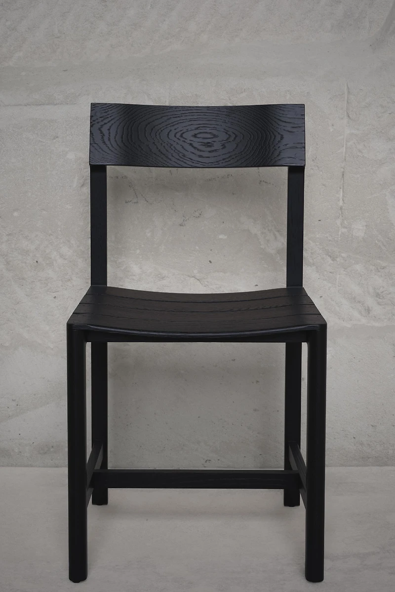 CHAIR 04