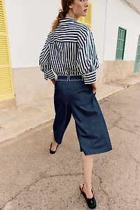 WIDE SHORTS WITH CONTRAST PIPING