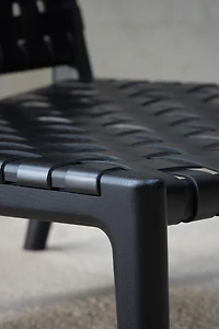 LOUNGE CHAIR 01