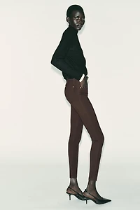 JEGGING TAILLE MI-HAUTE AVEC CEINTURE