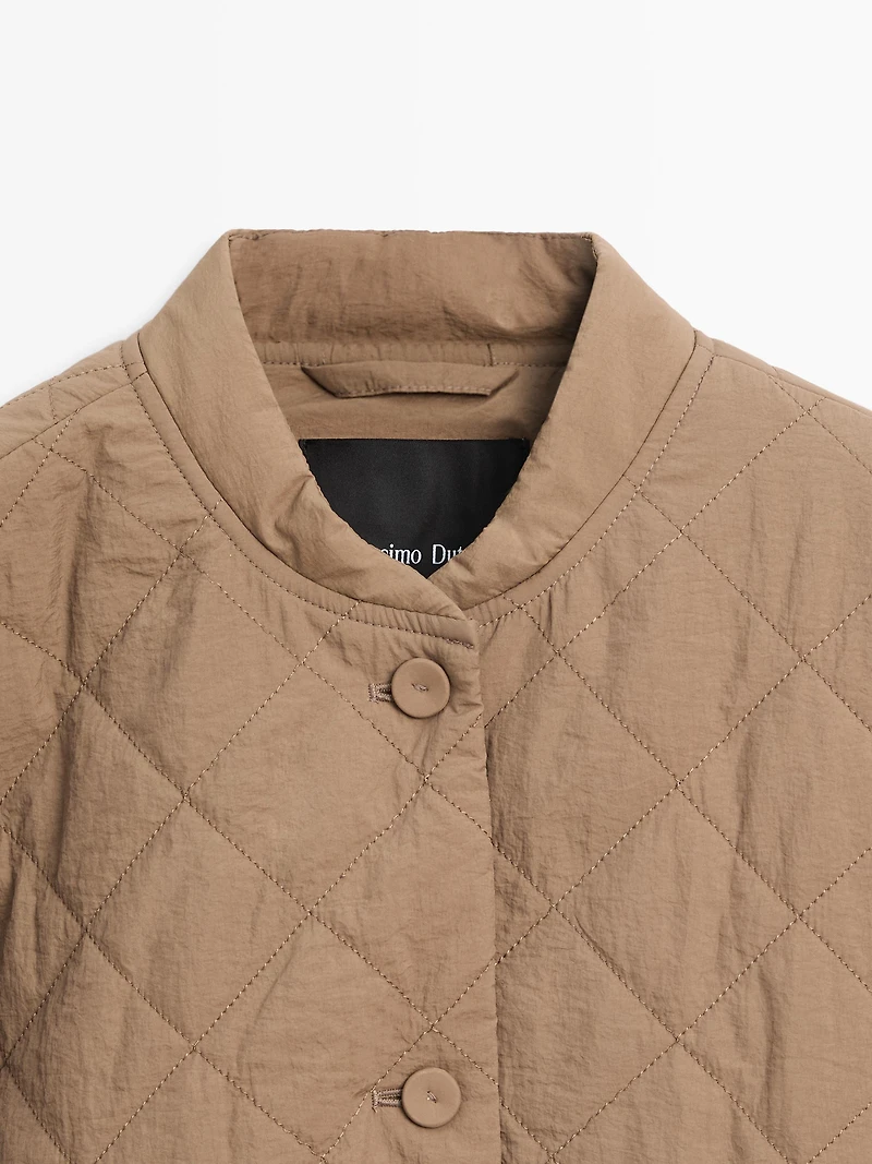 Short lightweight puffer jacket