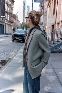 SOFT ONE-BUTTON BLAZER