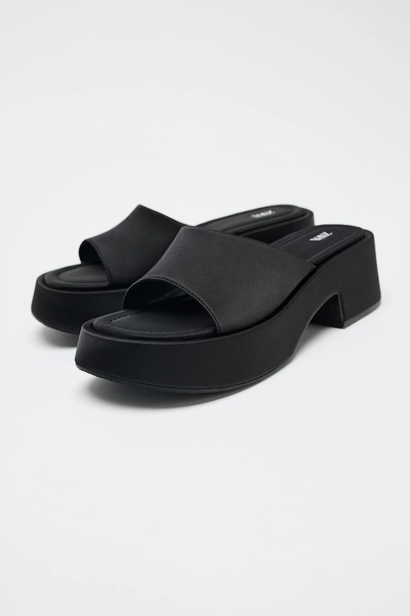 SANDALES SATINÉES CHUNKY