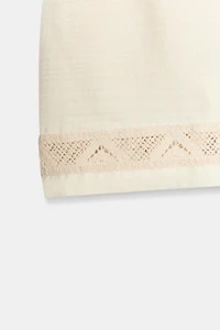 EMBROIDERED ELASTIC WAIST SHORTS