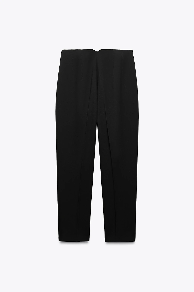 PANTS WITH A HIGH WAIST