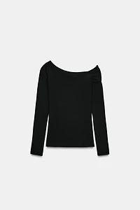 ASYMMETRIC NECK TOP