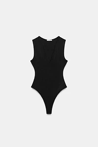 FITTED V-NECK BODYSUIT
