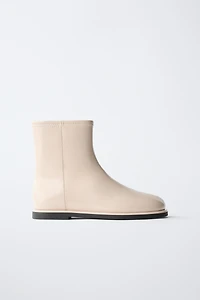 PATENT FINISH ANKLE BOOTS ECRU