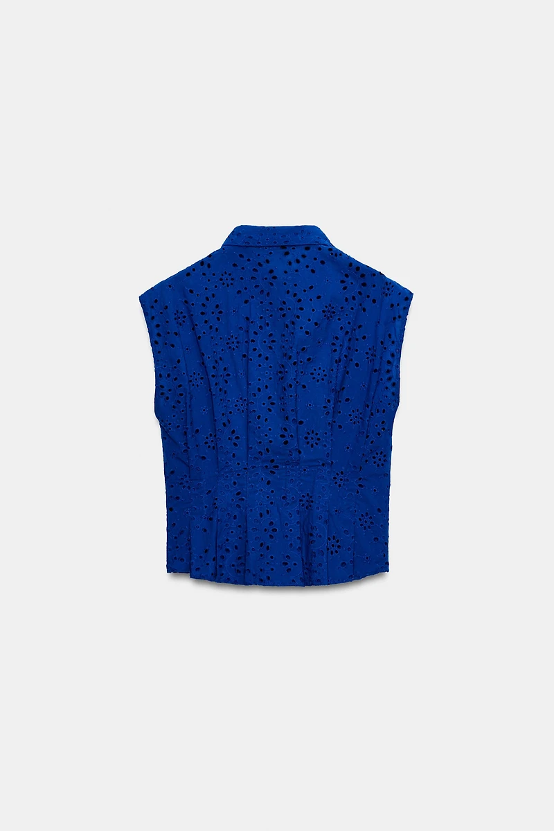 EMBROIDERED EYELET TOP