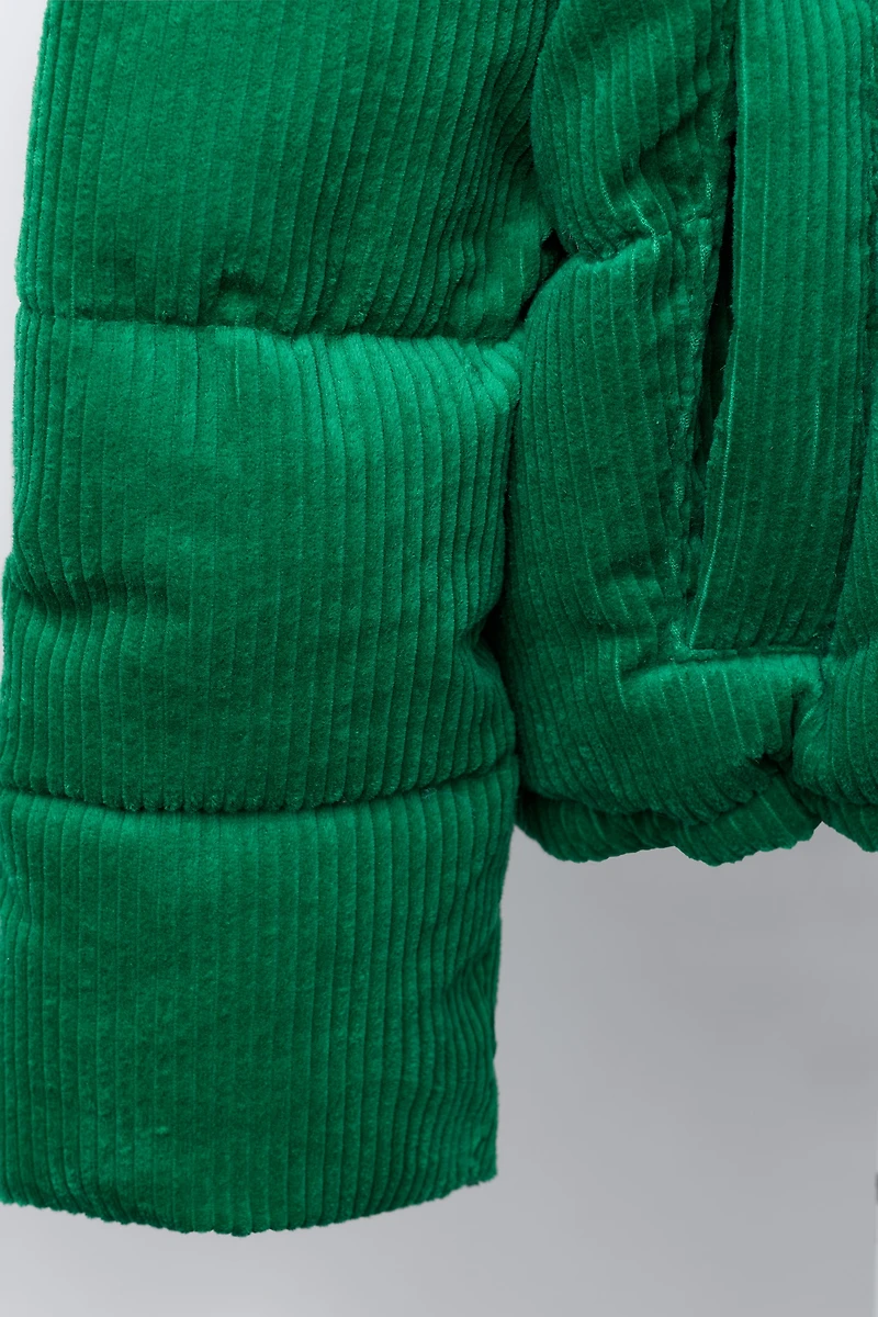 VESTE REMBOURRÉE EN VELOURS CÔTELÉ AVEC INSCRIPTION BRODÉE