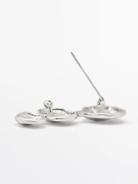 Leaf brooch