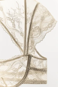 UNDERWIRE LACE BRALETTE