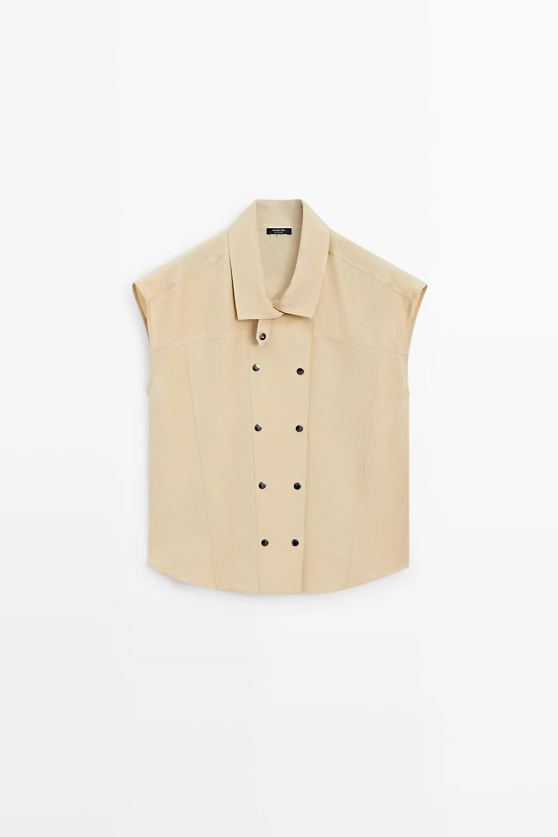 Short sleeve shirt with snap buttons