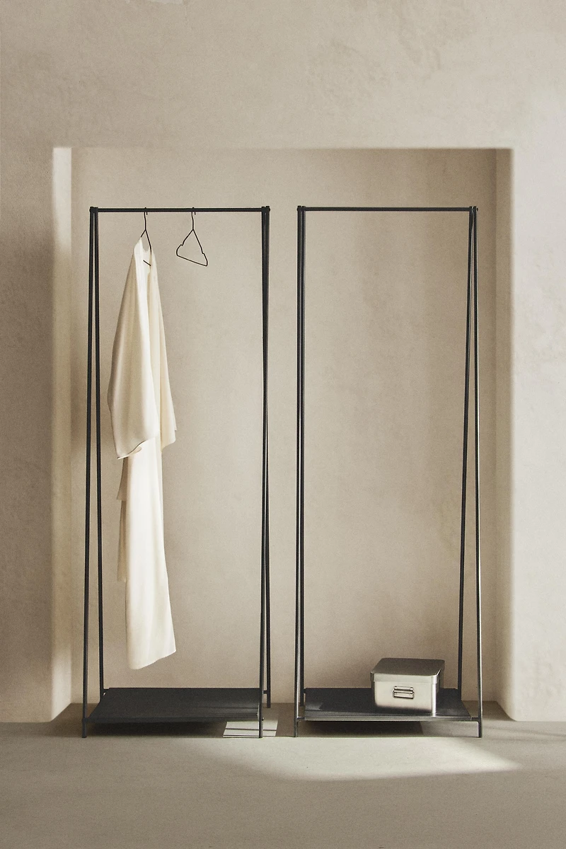 PORTANT DE VÊTEMENTS MÉTAL AVEC BASE