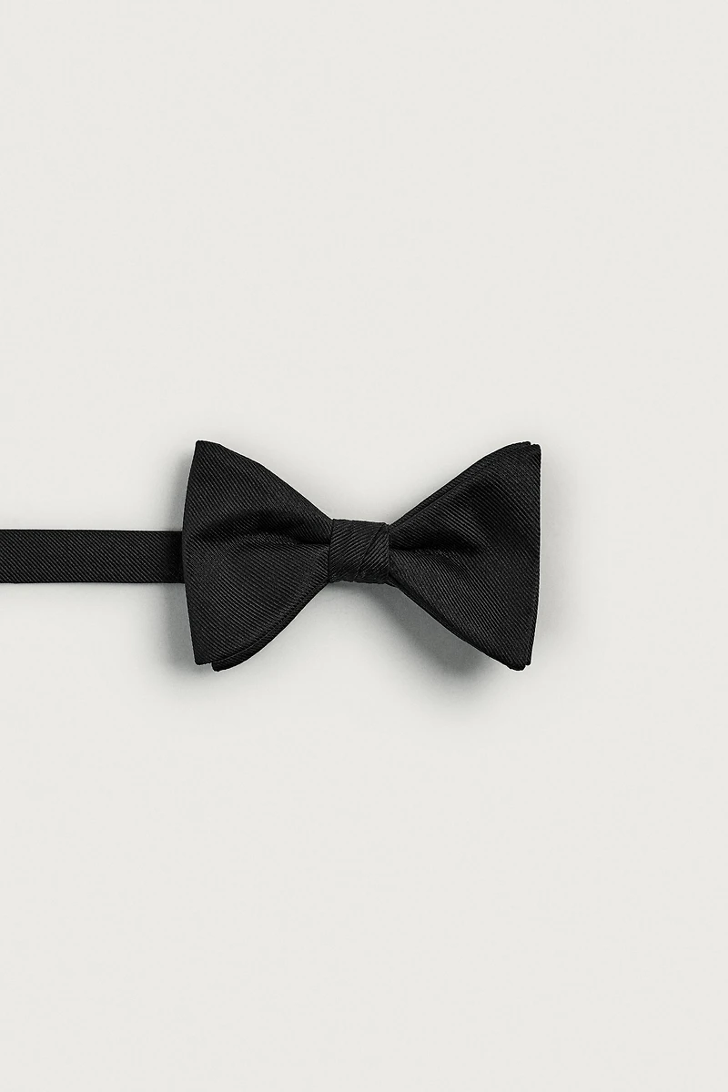 WIDE 100% SILK BOW TIE