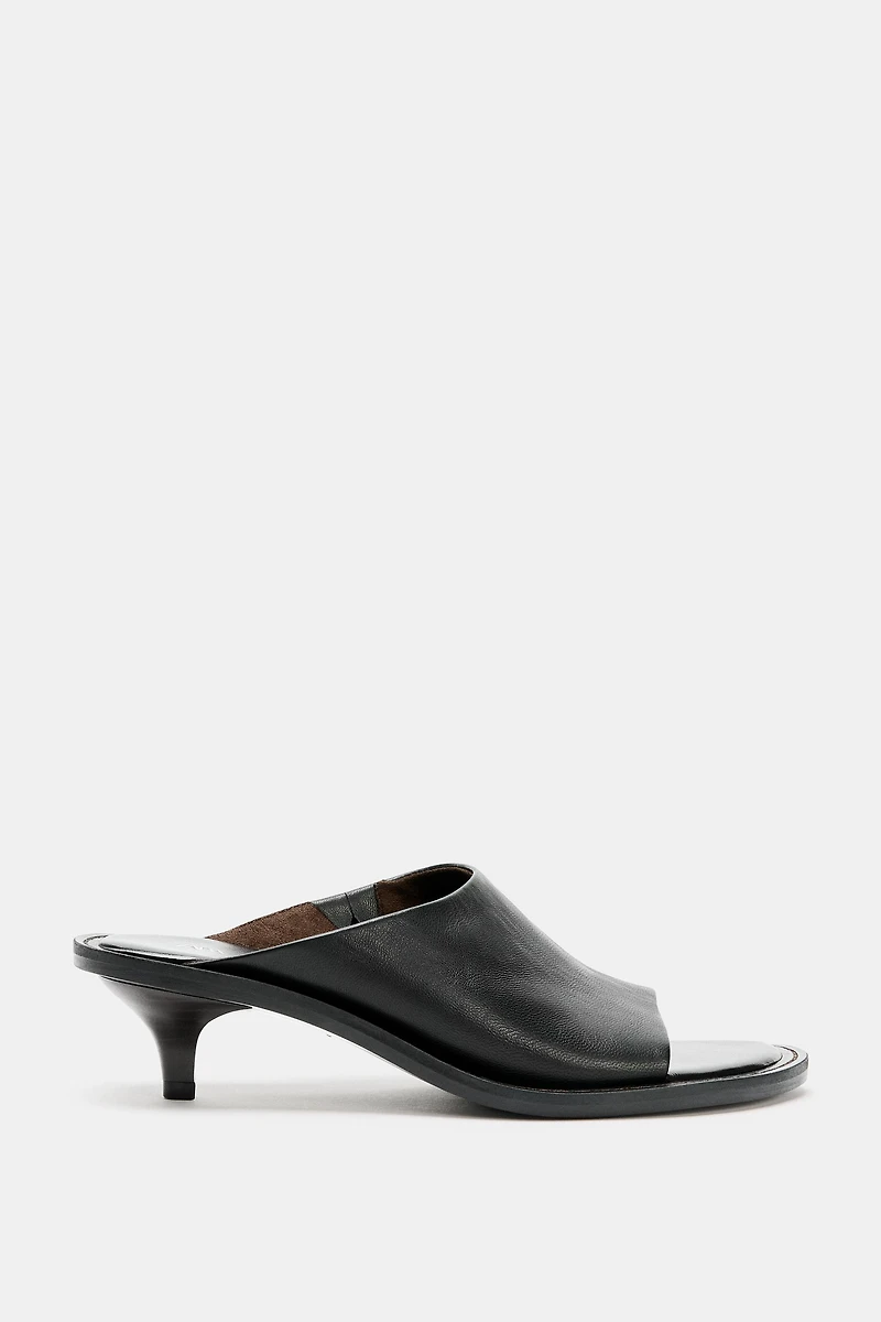 LEATHER MULE SANDALS