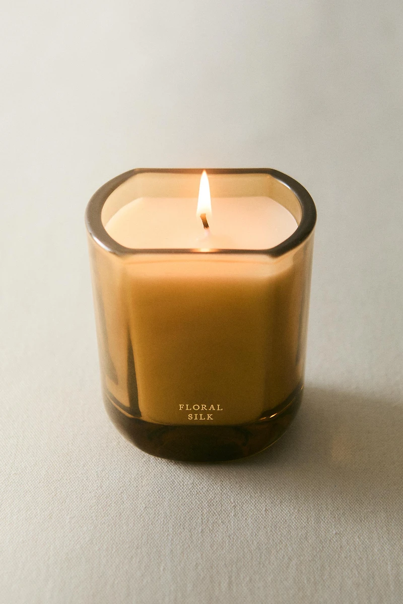 (220 G) BOUGIE PARFUMÉE FLORAL SILK