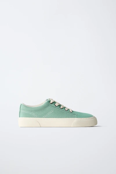 LACE-UP SNEAKERS