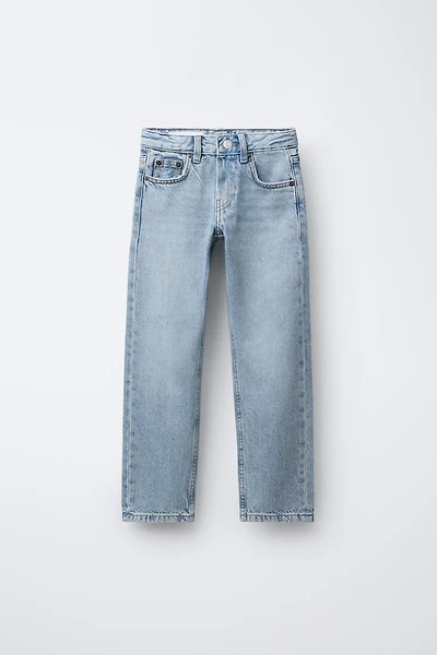 STRAIGHT LEG JEANS