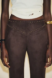 PANTALON FLARE EFFET DAIM CLOUS