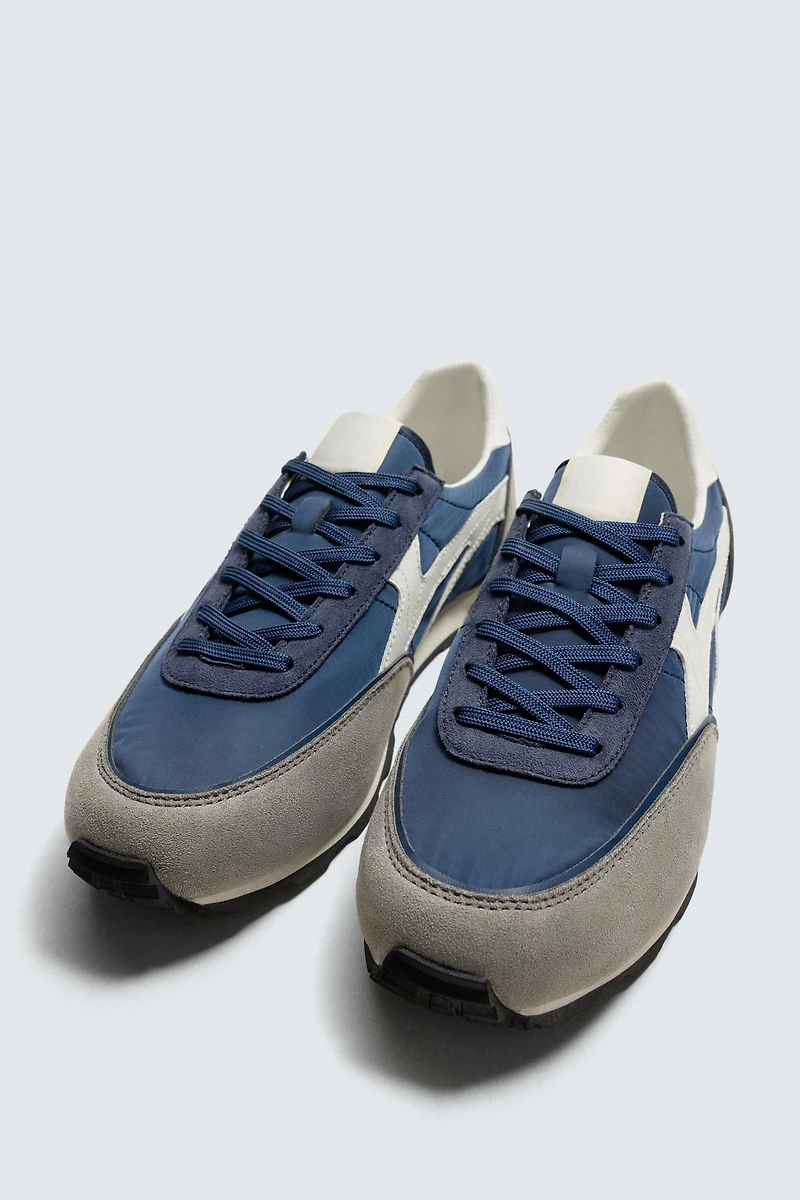 RETRO STYLE SNEAKERS