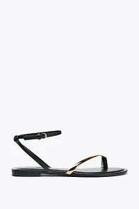 FLAT SANDALS WITH DETAIL