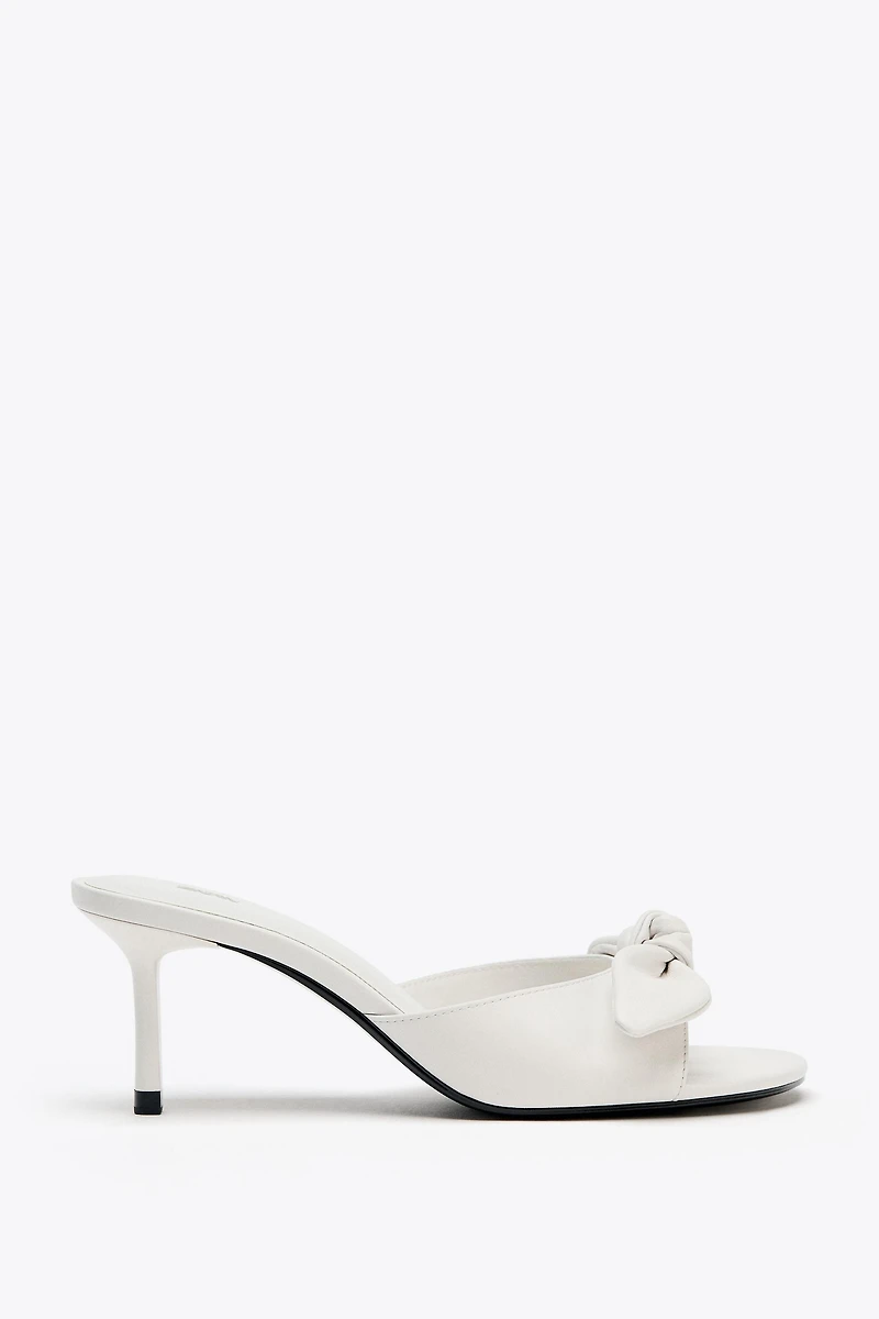 LEATHER BOW HEELED SANDALS