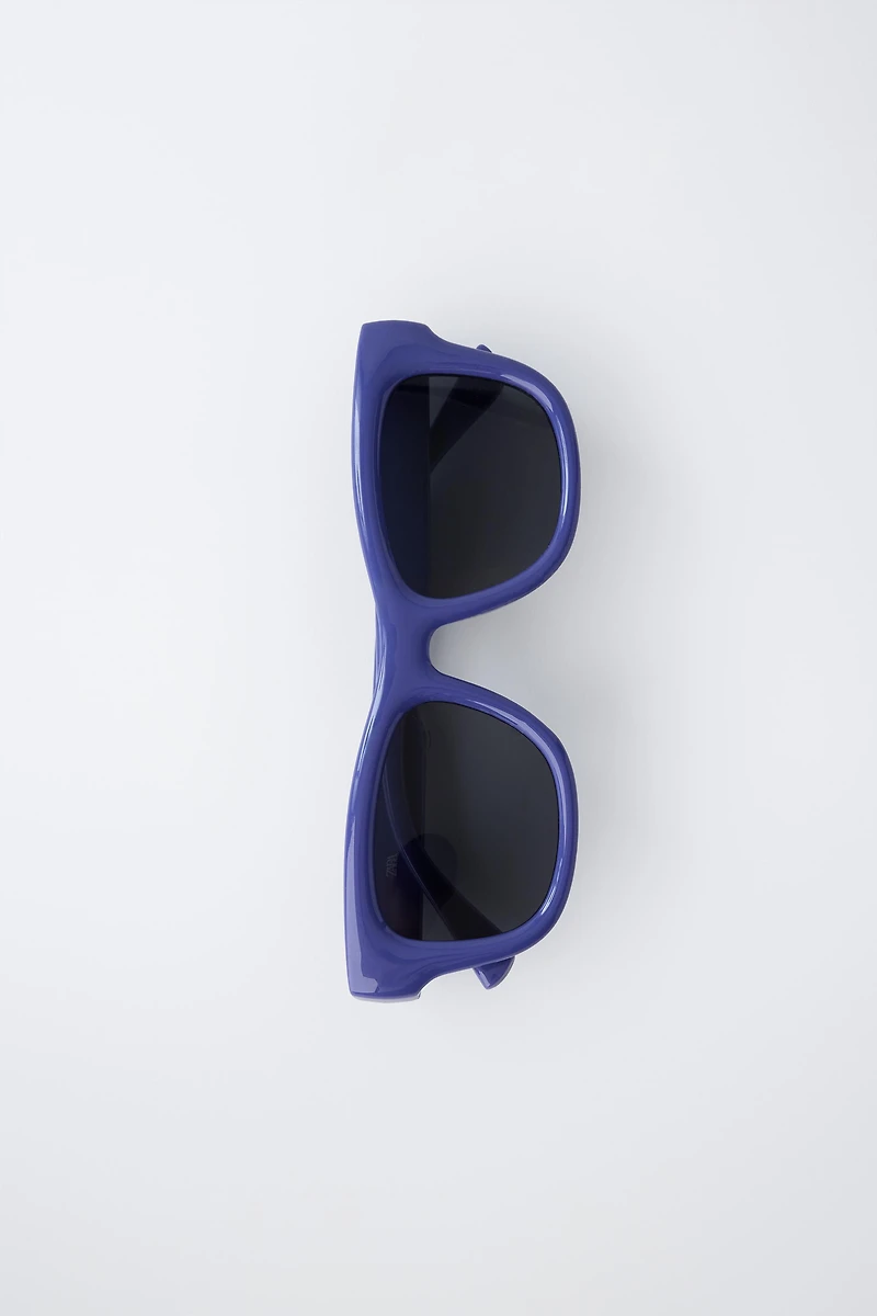 SQUARE PLASTIC SUNGLASSES
