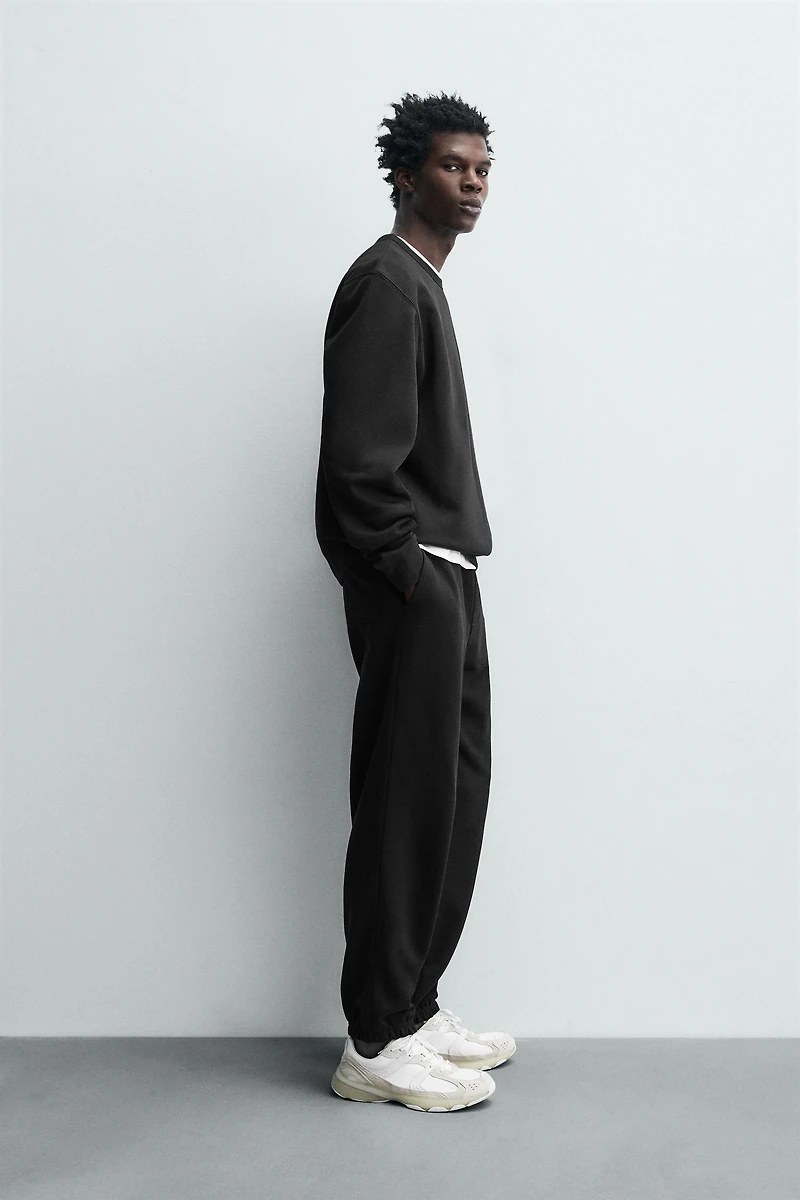 BASIC CREWNECK SWEATSHIRT