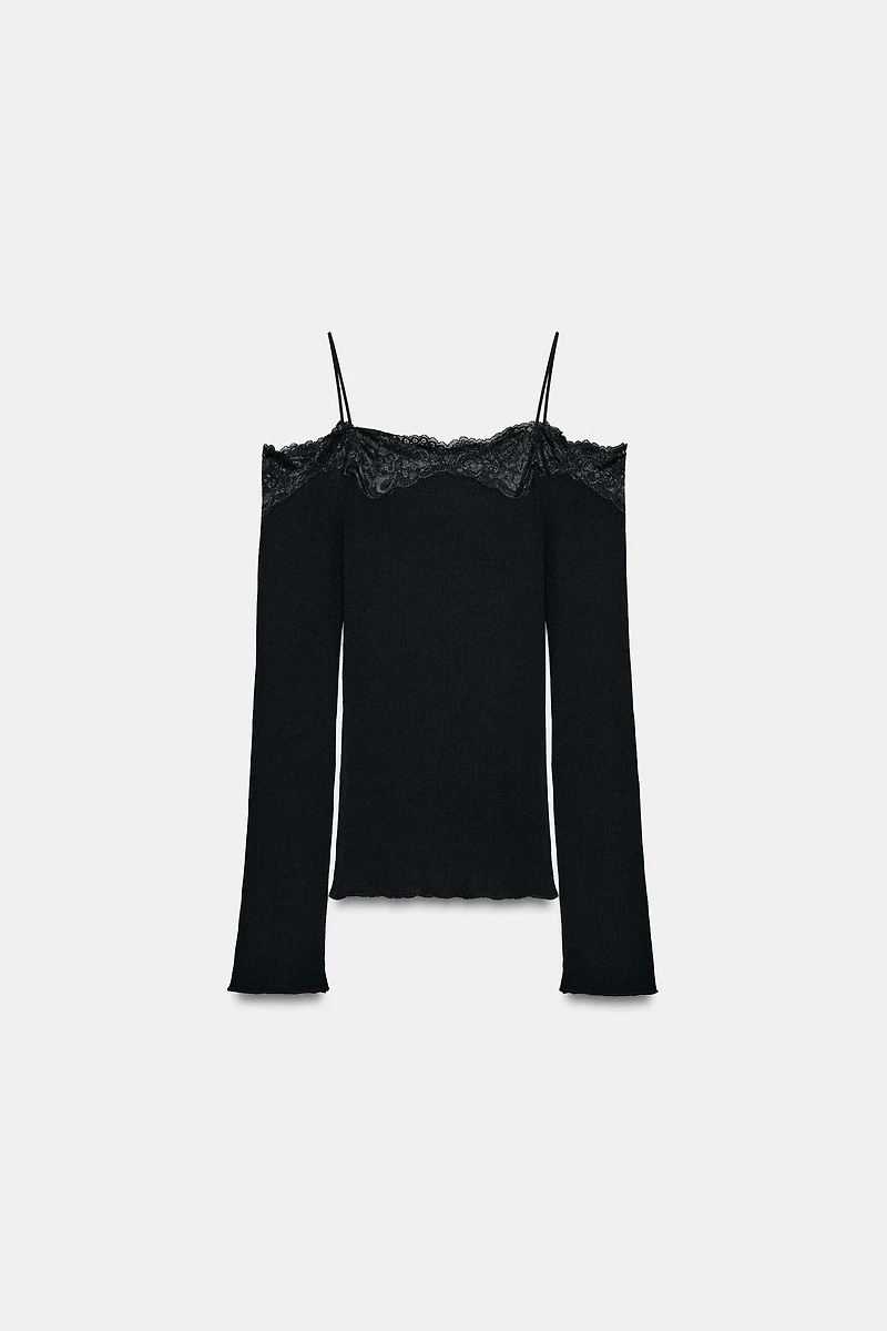 OFF-THE-SHOULDER T-SHIRT