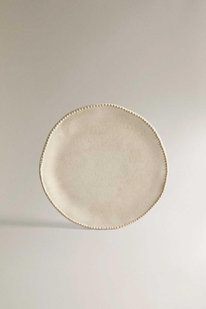 EMBOSSED STONEWARE DESSERT PLATE