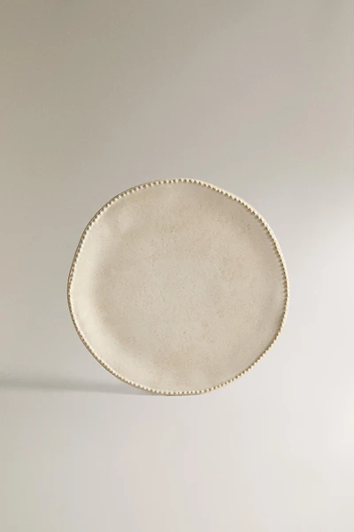 EMBOSSED STONEWARE DESSERT PLATE