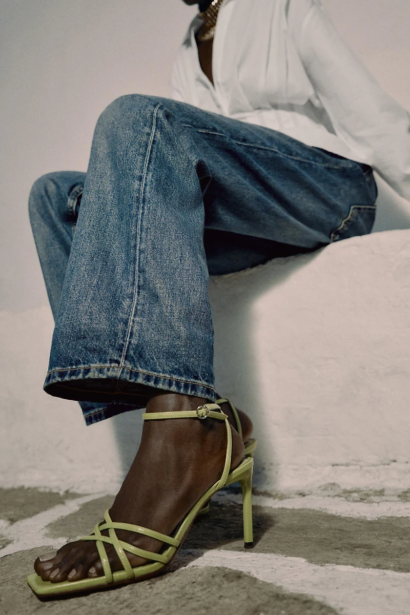 MULTI-STRAP HEELED SANDALS