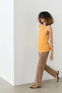 Sleeveless knit halter top