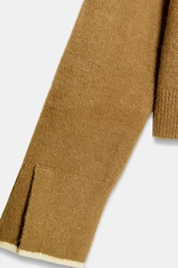 PULL EN MAILLE AVEC LISERÉS CONTRASTE