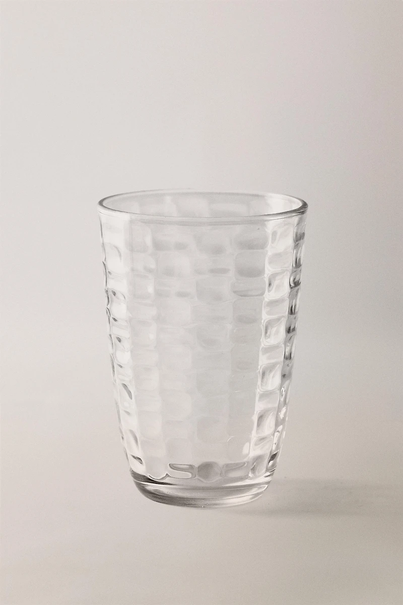 RAISED SQUARE-EFFECT TUMBLER