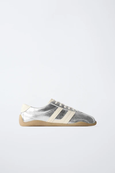 METALLIC SNEAKERS