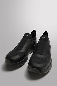 TRAIL RUNNING SNEAKERS