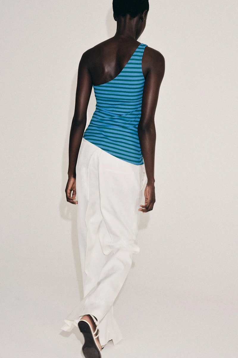 ASYMMETRIC STRIPED TOP