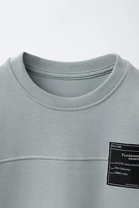 ENSEMBLE T-SHIRT ET BERMUDA INTERLOCK ÉTIQUETTE