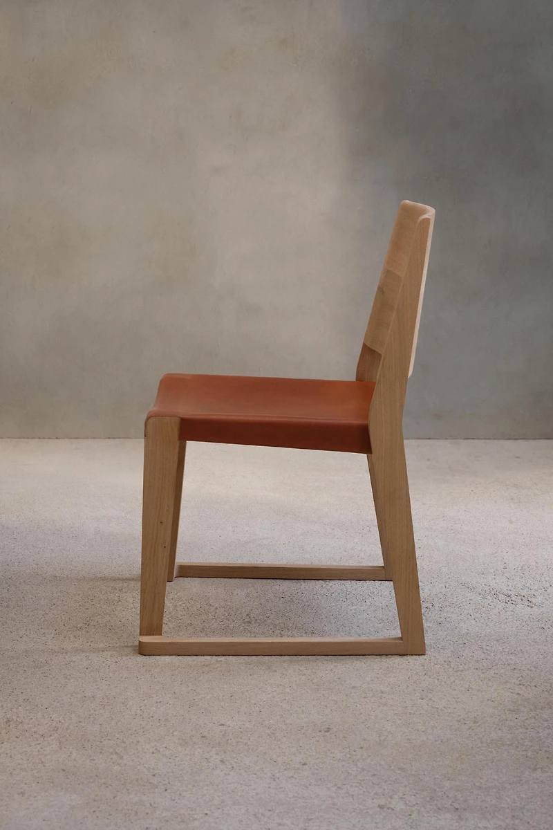CHAIR 02