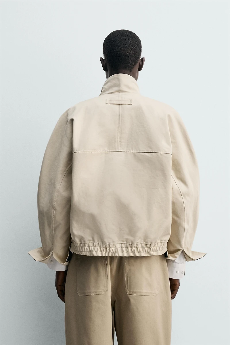 CONTRAST COLLAR JACKET