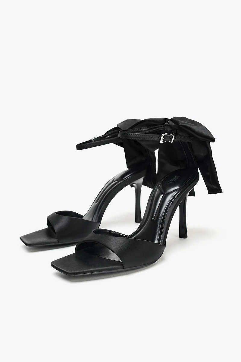 MAXI BOW HEELED SANDALS