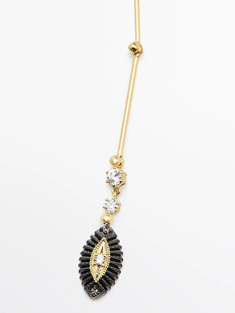 Shimmery rhinestone necklace