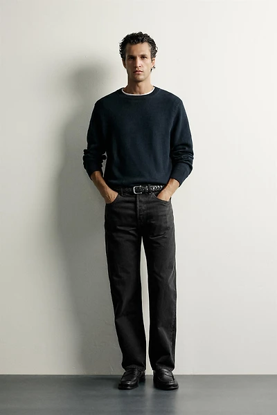 STRAIGHT-FIT JEANS