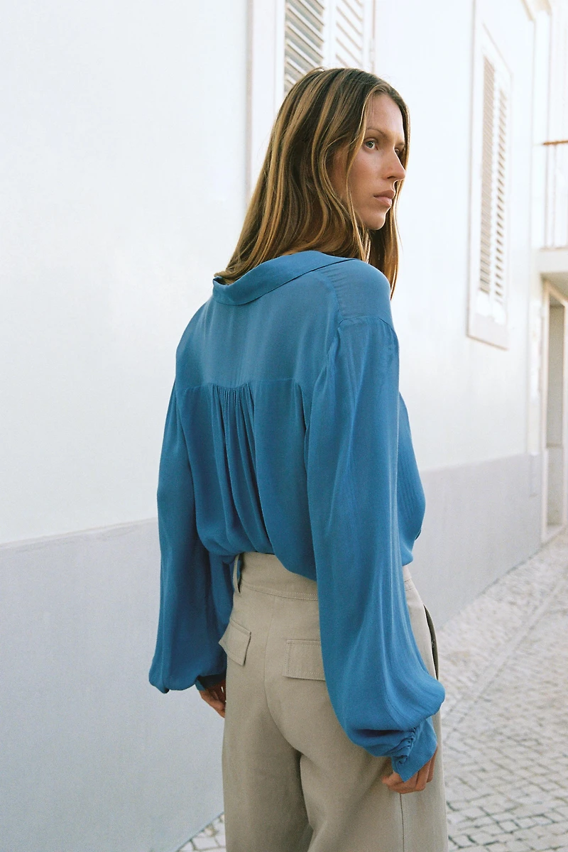 FLOWY PINTUCK SHIRT