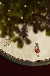 DECORATIVE EMBROIDERED CHRISTMAS TREE SKIRT